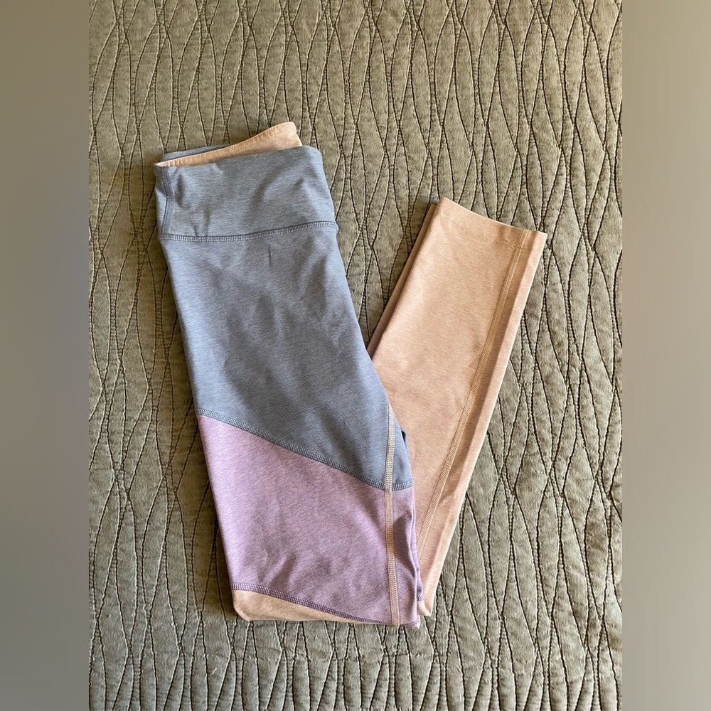 NWOT Outdoor Voices 7/8 Color Block Lilac Lavender Blue Leggings Size S - Picture 8 of 12